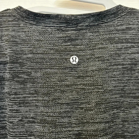 ! Lululemon Swiftly Relaxed Long Sleeve - Black / White / Black - Picture 4 of 4